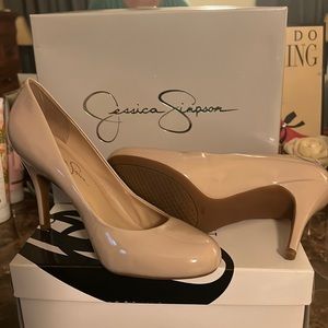 Jessica Simpson’s size 9 light tan - never worn